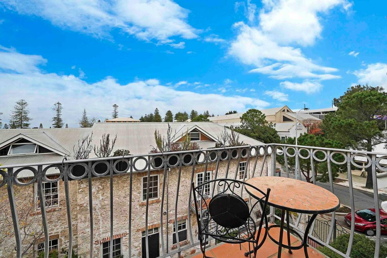 Fremantle Port Mill Bed & Breakfast - Unique Accommodation Екстериор снимка